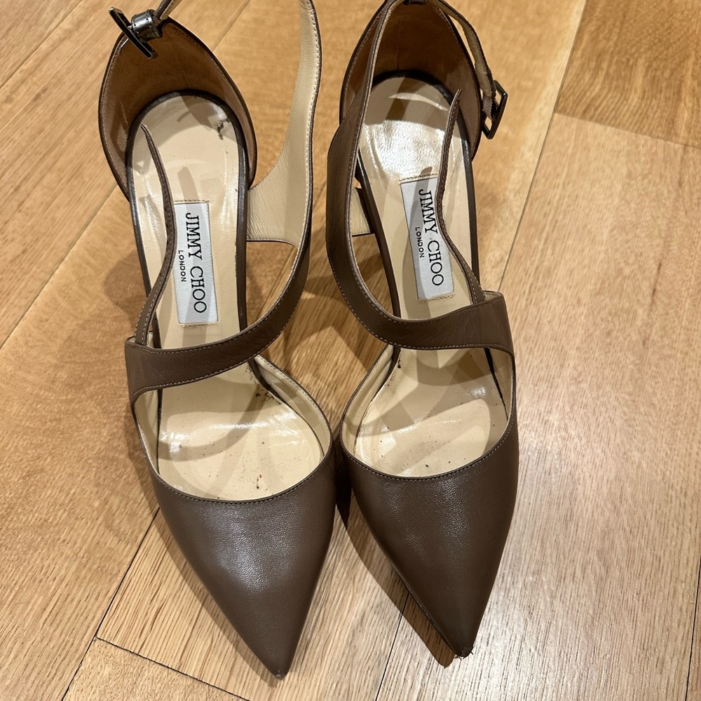Jimmy Choo pumps gently used size 40.5 - Picture 5 of 7